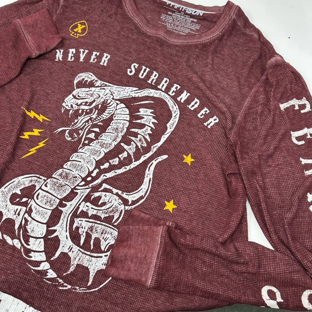 Fifth Sun Never Surrender Live Fast Fearless Long Sleeve Sz M Thermal Shirt